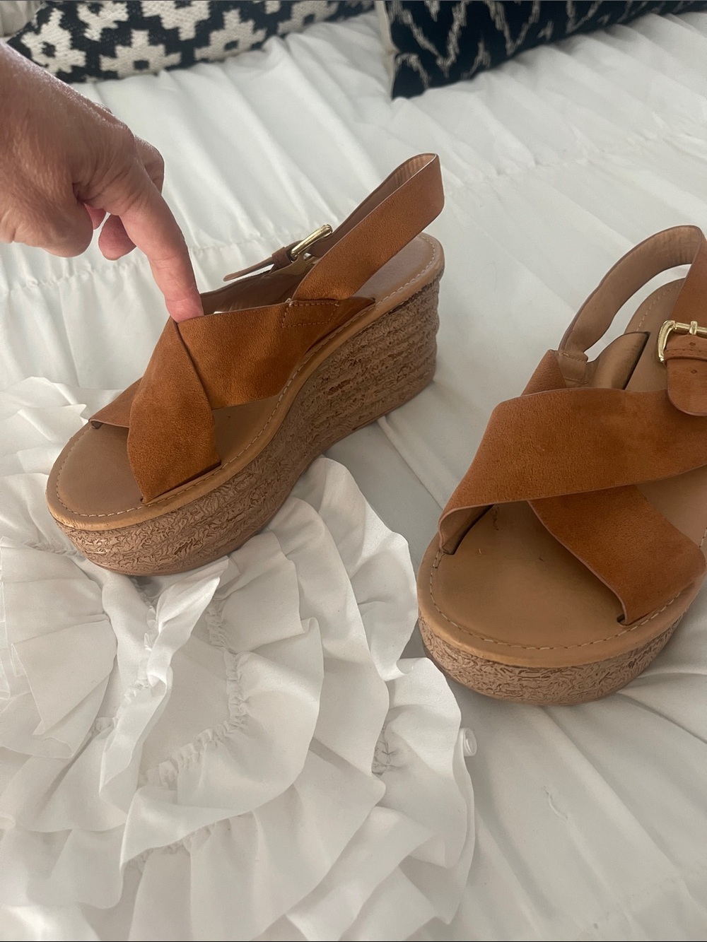 Wild Diva Tan Faux Suede Crisscross Platform Sandals